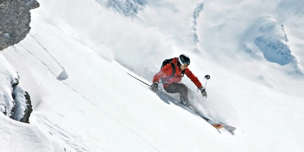 Wenn eine Lawine zu einem Unfall führt, hat sie meistens ein Wintersportler selbst ausgelöst.