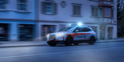 Am Fischmarktplatz in Rapperswil wurde nach Mitternacht ein 22-jähriger niedergeschlagen. Die Polizei such Zeugen und den unbekannten Schläger. 