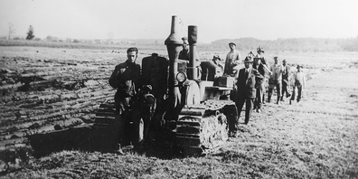 Bundesrat Friedrich Traugott Wahlen führte 1940 den «Plan Wahlen» zur Förderung des Schweizer Lebensmittelanbaus ein. Zum Plan gehörte u.a. der Ausbau des Ackerbaus.
