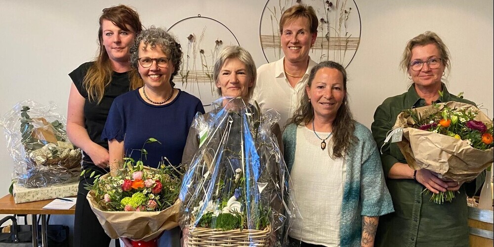 Birgit Rohner (neu im Vorstand), Anita Forter (Austritt Vorstand), Irene Hutter (Austritt Vorstand, neu Ehrenpräsidentin), Caren Koller (neue Präsidentin), Barbara Knuchel (neu im Vorstand), Ursula Hirt (15-Jahr-Jubiläum)