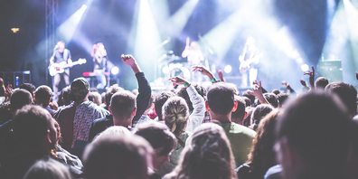 Wer von den beiden Ausserschwyzer Bands in den Videos schafft es auf die Showbühne? (Symbolbild)
