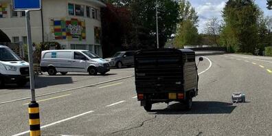 Der Lenker dieses Kleinmotorrads Piaggio Ape fuhr eine 15-jährige Fussgängerin in Zofingen AG an. Ein Rettungshelikopter flog die Verletzte in ein Spital.