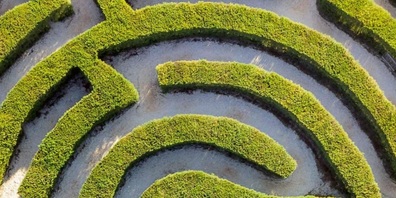 Das Theater Kanton Zürich verwandelt den Gemeindeplatz Hinwil in ein Freilichttheater.