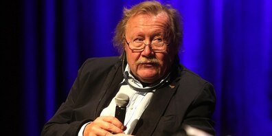 Anschliessend wird Sloterdijks Rede von Hand auf Pergament geschrieben