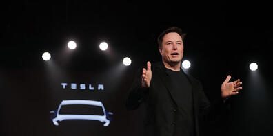 Der von Elon Musk geführte Elektroauto-Pionier hat Toyota als wertvollstes Autounternehmen der Welt überholt. (Archivbild)
