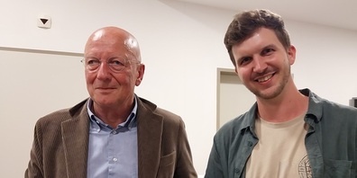 Im Bild: Roger de Weck und Silvan Graf (Co-Präsident SP AR).