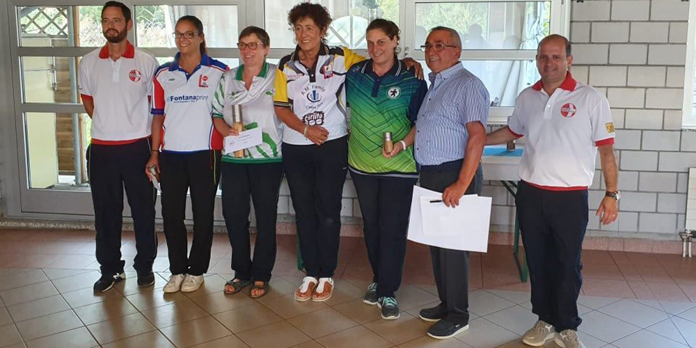 Susanna Longoni (3.), Loredana Cattaneo (1.), Rosaria Cadei (2.) Monika Buob (3.), flankiert vom Turnierleiter Costabile Amato sowie den Schiedsrichtern Francesco Romano und Antonio Medau.