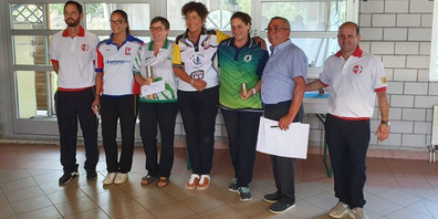 Susanna Longoni (3.), Loredana Cattaneo (1.), Rosaria Cadei (2.) Monika Buob (3.), flankiert vom Turnierleiter Costabile Amato sowie den Schiedsrichtern Francesco Romano und Antonio Medau.