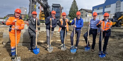 Der symbolische Spatenstich an der Hummelstrasse in Niederuzwil ist erfolgt!