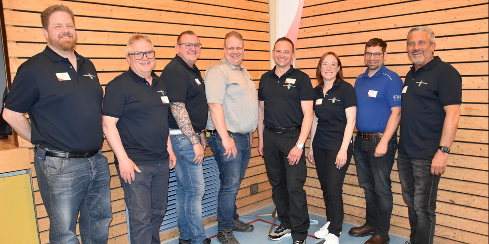 Vorstand von links: Sam Waldburger, Stefan Kramer, Lucas  Weder, Michael Ehrbar, Tom Widmer, Yvonne Hauri, Philipp Schwendener, Robert Fuchs