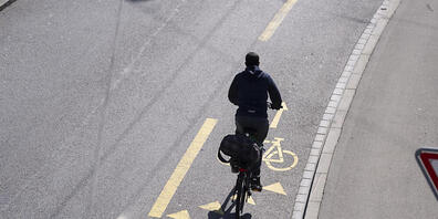 Ein Velofahrer verletzte sich bei einem Sturz in Sitterdorf TG mittelschwer. (Symbolbild)