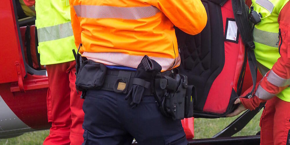 Der schwer verletzte Mann musste ins Spital geflogen werden. (Symbolbild)