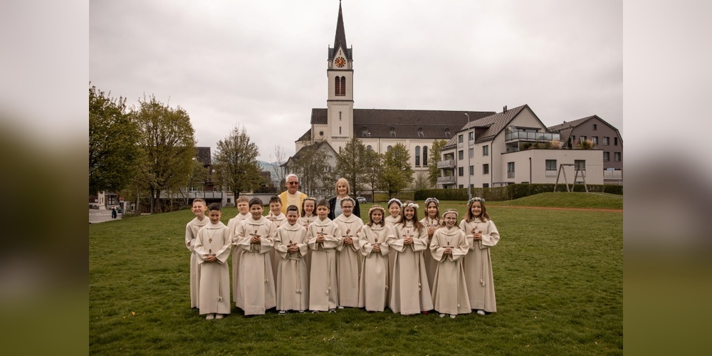 15 Kinder feierten ihre Erstkommunion.