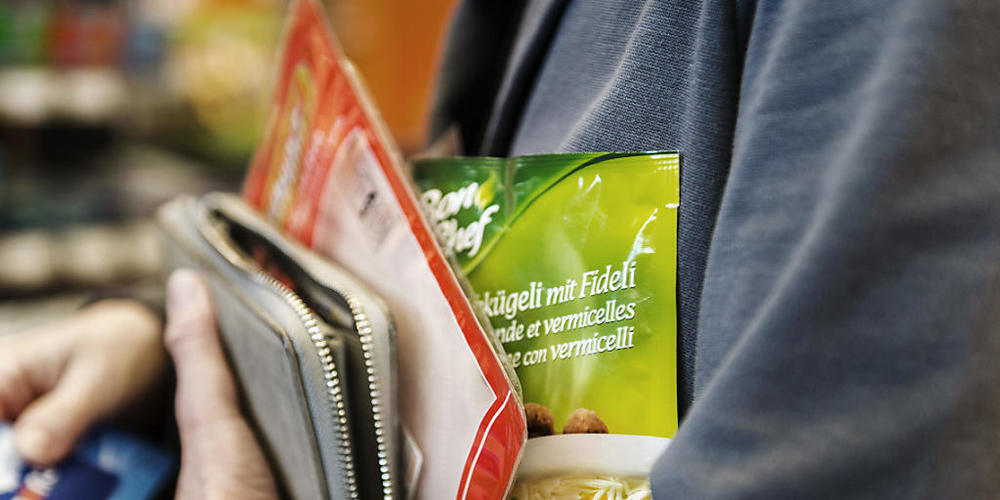Die Polizei hat zwei Cyberkriminelle gefasst, die sich Zugang zu Migros-Kundenkonten verschafft hatten. (Themenbild)