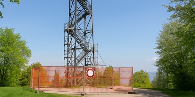 Der Hochwachtturm auf dem Pfannenstiel wird umfassend saniert – bis Anfang Juli bleibt der beliebte Aussichtspunkt für Besucher geschlossen.