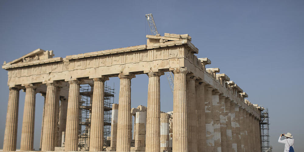 In Athen sollen mehr als acht Milliarden Euro in den Ausbau des Flughafens investiert werden. (Archivbild)