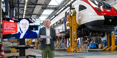 Kritische Zwischenbilanz nach 100 Tagen: SBB-Chef Vincent Ducrot vor einem ICN in den Werkstätten von Yverdon.