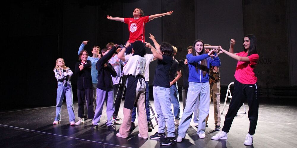 Bei den Schultheatertagen heisst es: Wer zuschaut, spielt. Wer spielt, schaut zu.