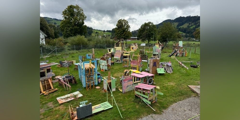 Die Kinderbaustelle an der Churfirstenstrasse beim Schulhaus Wis in Wattwil ist bereit für die Saison 2025.