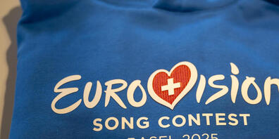Die Volunteers des ESC Basel 2025 sind in blau angezogen.