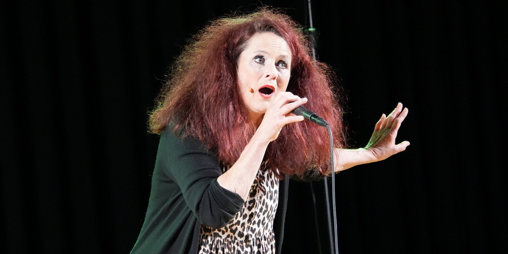 Sabina Deutsch als Wirtin Romy