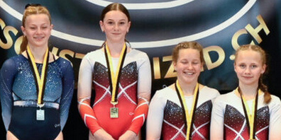 Podest K5, 1. Rang Elina Baumgartner, 3. Rang Ilona Zünd und Jessy Hamburger