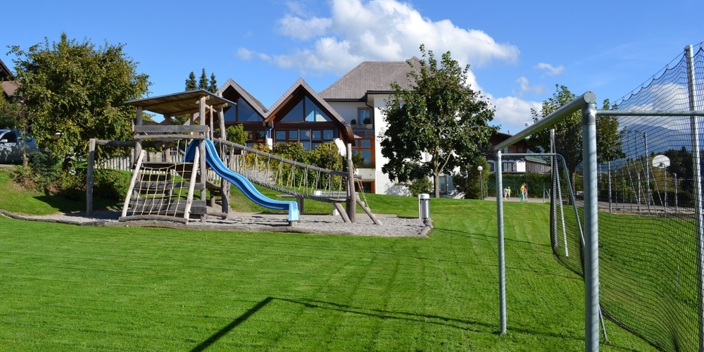 Der etwas in die Jahre gekommene Spielplatz in Gebertingen weist mittlerweile gewisse Sicherheitsmängel auf. (Archivbild)