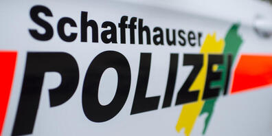 Eine Frau aus dem Kanton Zürich deponierte am Mittwoch 20'000 Franken in einer Schaffhauser Kirche. Sie wurde wohl Opfer eines Telefonbetrugs ((Symbolbild)