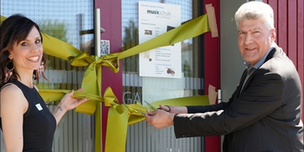 Leiterin der Musikschule, Marina Stohler und Gemeindepräsident, Boris Tschirky