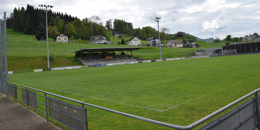 An das Hauptspielfeld auf der «Chrummen» bestehen hohe Anforderungen. Einerseits, da der FC Freienbach in der 1. Liga Classic spielt, andererseits durch die sonstige hohe Nutzungsintensität.