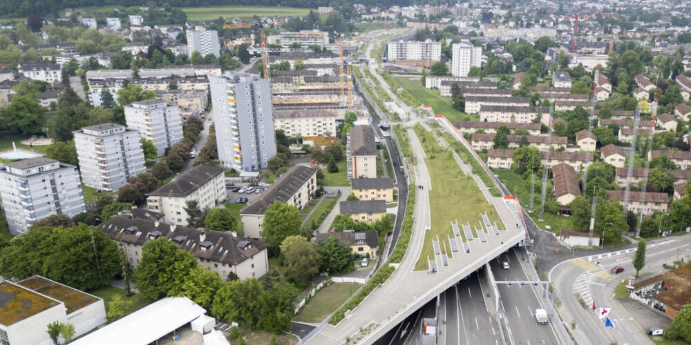 Die eingehauste Autobahn mit dem Park verbessert die Lebensqualität in Schwamendingen.