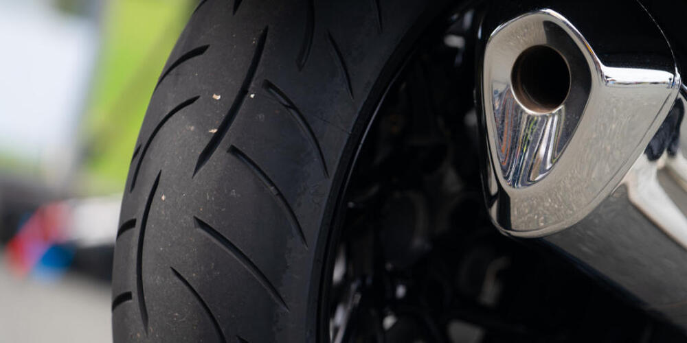 Die Luzerner Polizei wirft einem Motorradfahrer ein Raserdelikt vor. (Symbolbild)