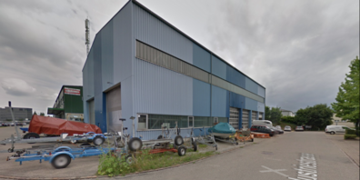 Die bestehende Halle an der Industriestrasse 13 soll künftig als Ökihof dienen – noch ist unklar, ob das Projekt umgesetzt werden kann.
