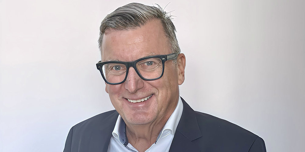 Vor 50 Jahren hat Fredi Lutz seine Karriere beim Schweizerischen Bankverein begonnen. Besonders eindrücklich schildert er in seinem Buch die zahlreichen Bankenkrisen und deren Folgen für die Devisenwelt.