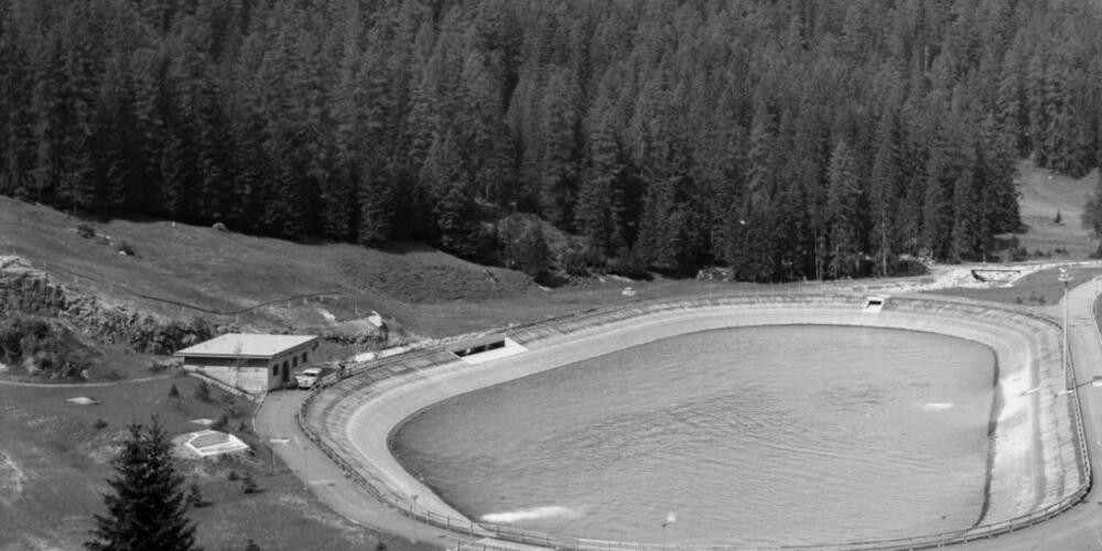 Das 1966 erbaute Ausgleichsbecken Islas der Albula-Landwasser Kraftwerke ist in einem schlechten Zustand und braucht eine Sanierung. (Archivbild)