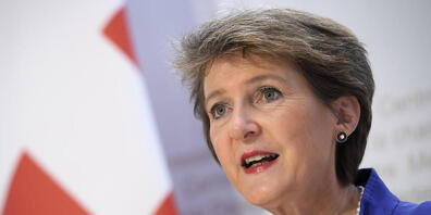 Bundespräsidentin Simonetta Sommaruga erwartet von den Kantonen, dass sie bei Missachtung der Corona-Regeln durchgreifen. (Archivbild)