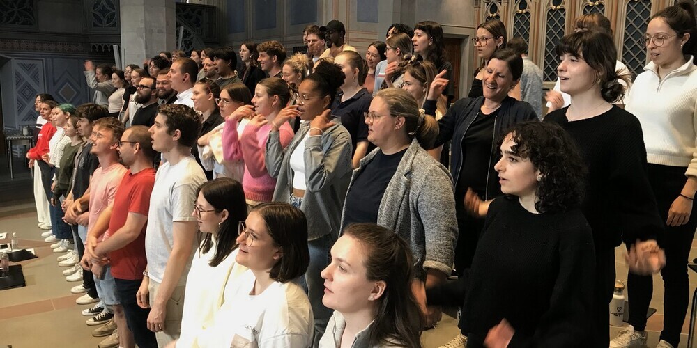 Die Studenten und Alumni proben für das Konzert.