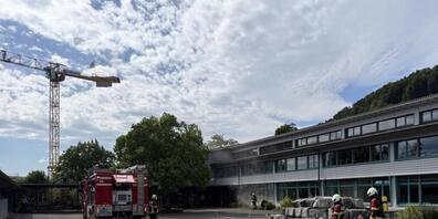 Die Feurok (Feuerwehr Region Oberer Kantonsteil) stand mit 20 Personen im Einsatz, die Schaffhauser Polizei mit zwei.