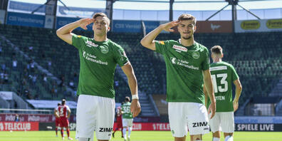 Der FC St.Gallen ist weiter auf Höhenflug: Doppel-Torschütze Ermedin Demirovic (li.) und Betim Fazliji (Bild: KEYSTONE)