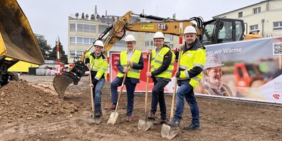 Im Bild v.l.: Christian Hofmann (Leiter Wärme), Andreas Breitenmoser (Departementsvorsteher Versorgung und Energie) Marco Huwiler (Geschäftsleiter) und Manuel Küng (Projektleiter Fernwärme).   