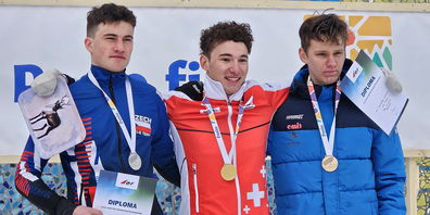 Lavio Müller (mitte) holte sich die Goldmedaille in der Mittel- und Bronze in der Langdistanz.