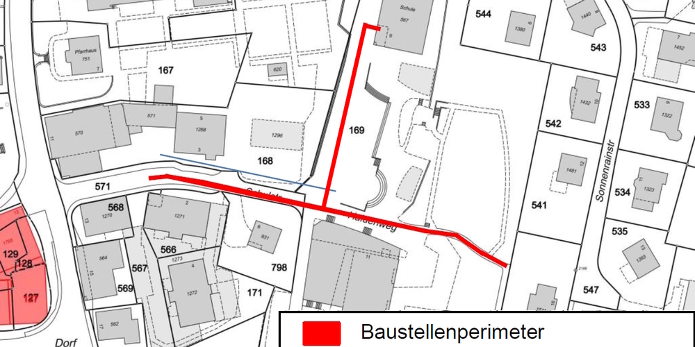 Karte des Baustellenperimeters (rot) in der Umgebung des Benkner Schulhauses Räbli.