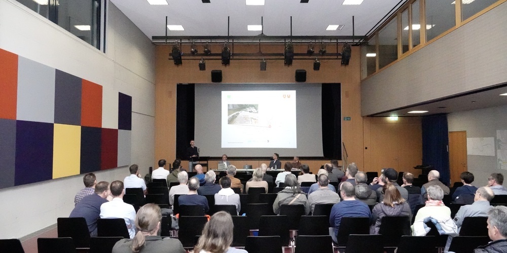 Knapp 40 Personen folgten der Präsentation des Wasserbauprojektes Aabach 2. Etappe