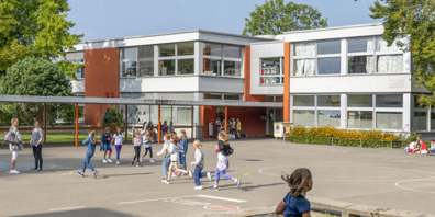 Die Schulpflege Männedorf soll verkleinert werden – klare Strukturen und Kosteneinsparungen stehen im Fokus der Reform.