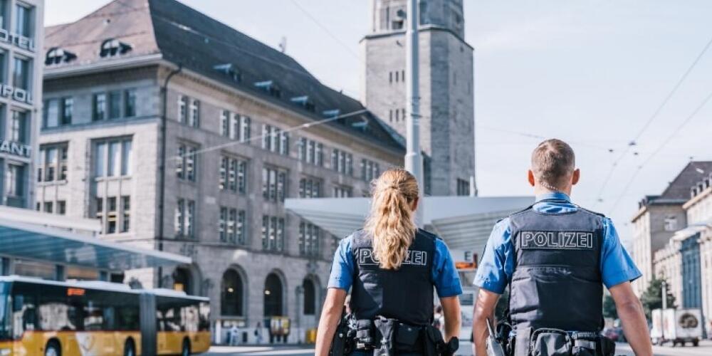 Die Stadtpolizei St. Gallen nahm am Hauptbahnhof einen pöbelnden Mann fest. (Symbolbild)