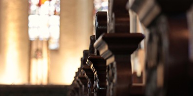 65% der Befragten beurteilen die Katholische Kirche als negativ. (Symbolbild)