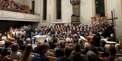 Das zweite Konzert mit insgesamt 150 Mitwirkenden fand in der reformierten Kirche Hinwil statt.