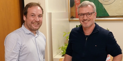 Nationalrat Lukas Reimann (l.) mit SVP-Kreisparteipräsident und Kantonsrat Kurt Kälin.