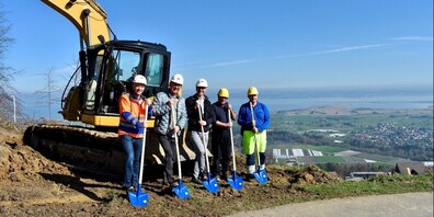 reservoir walzenhausen v.l.n.r.: Ingenieur Patrick Näf, Präsident Wasserversorgung Michel Bawidamann, Gemeindepräsident Michael Litscher, Tiefbauunternehmer Guido Bruderer, Wasserwart Peter Schmid