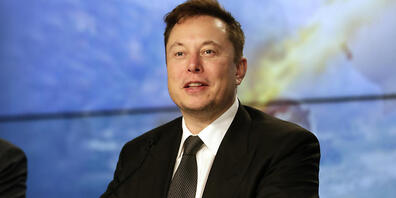 Elon Musk verschickt eine Motivations-Email an die Belegschaft, damit der Tesla-Konzern im zweiten Quartal doch noch die Gewinnschwelle erreichen kann. (Archivbild)